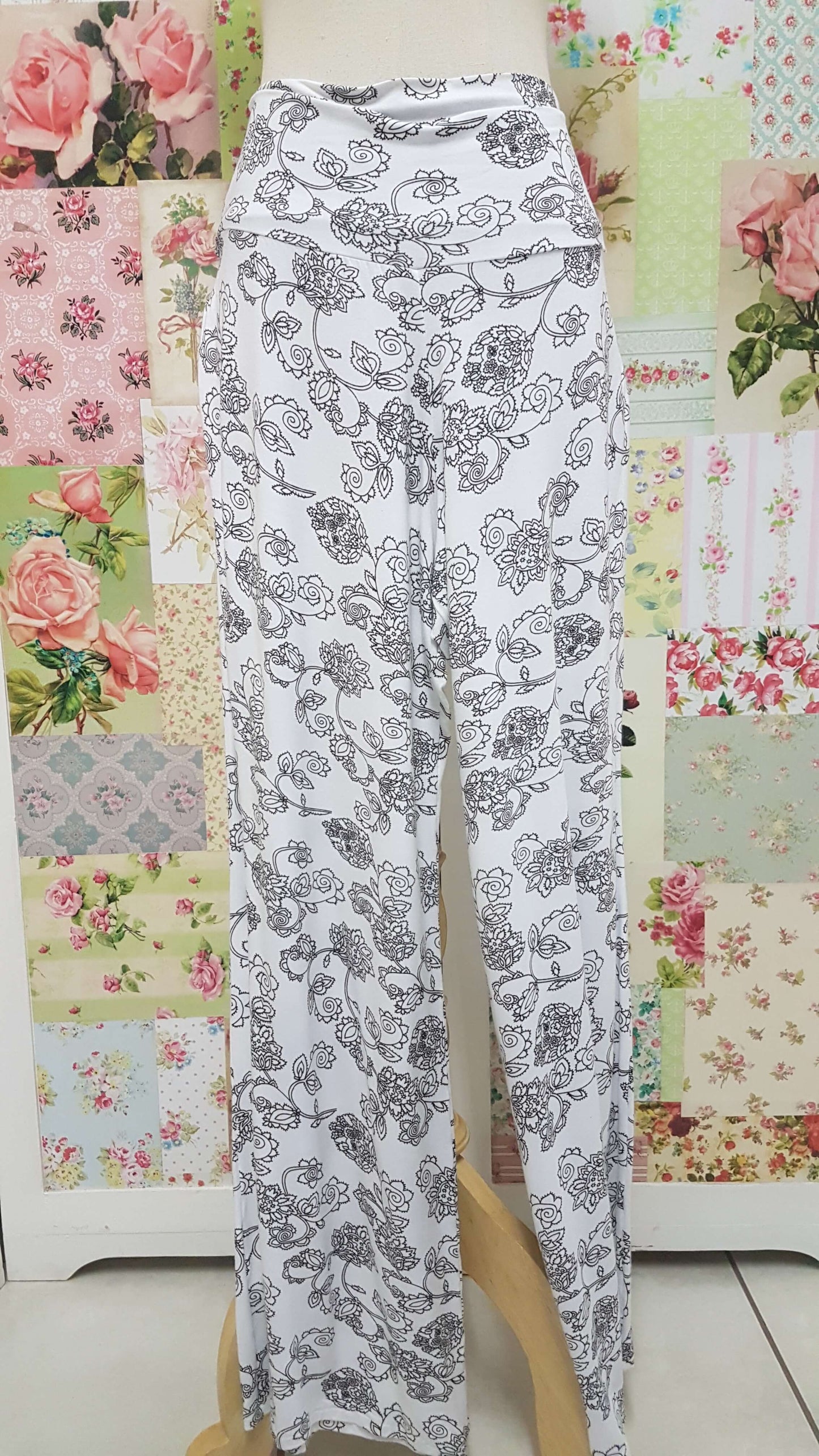 White & Black Printed Pants BE068