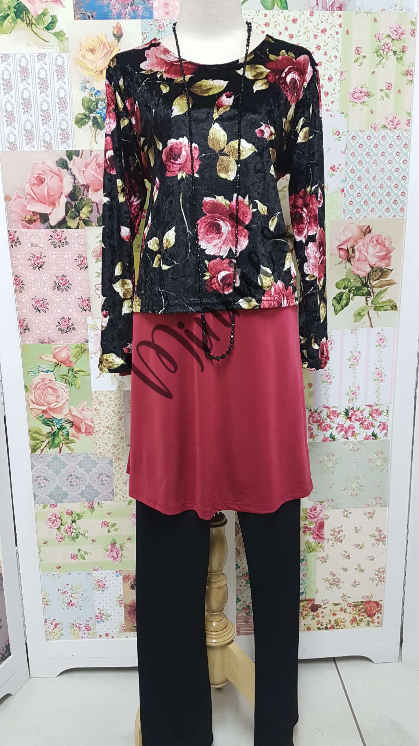 Black Velvet Roses Top CH0294